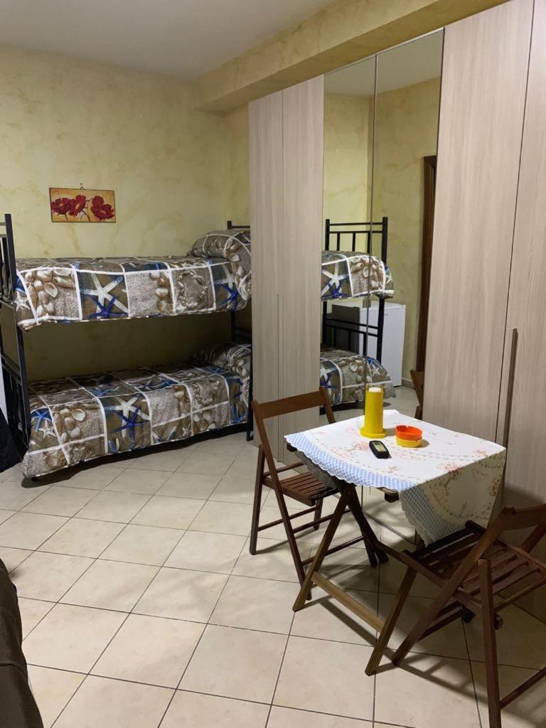 Airport Bedroom House CTA Exterior foto